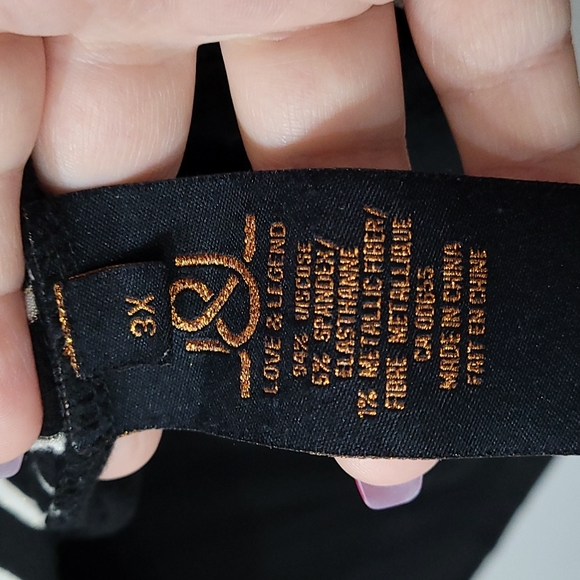 Love & Legend Black and White Striped Drop Shoulder Sequin Detail Top 3x - Picture 7 of 9